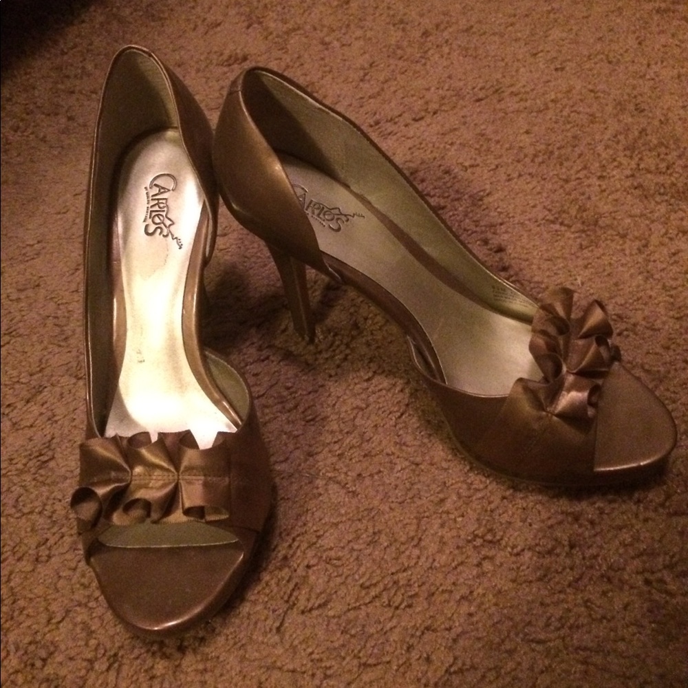 Tan ruffle peep toes